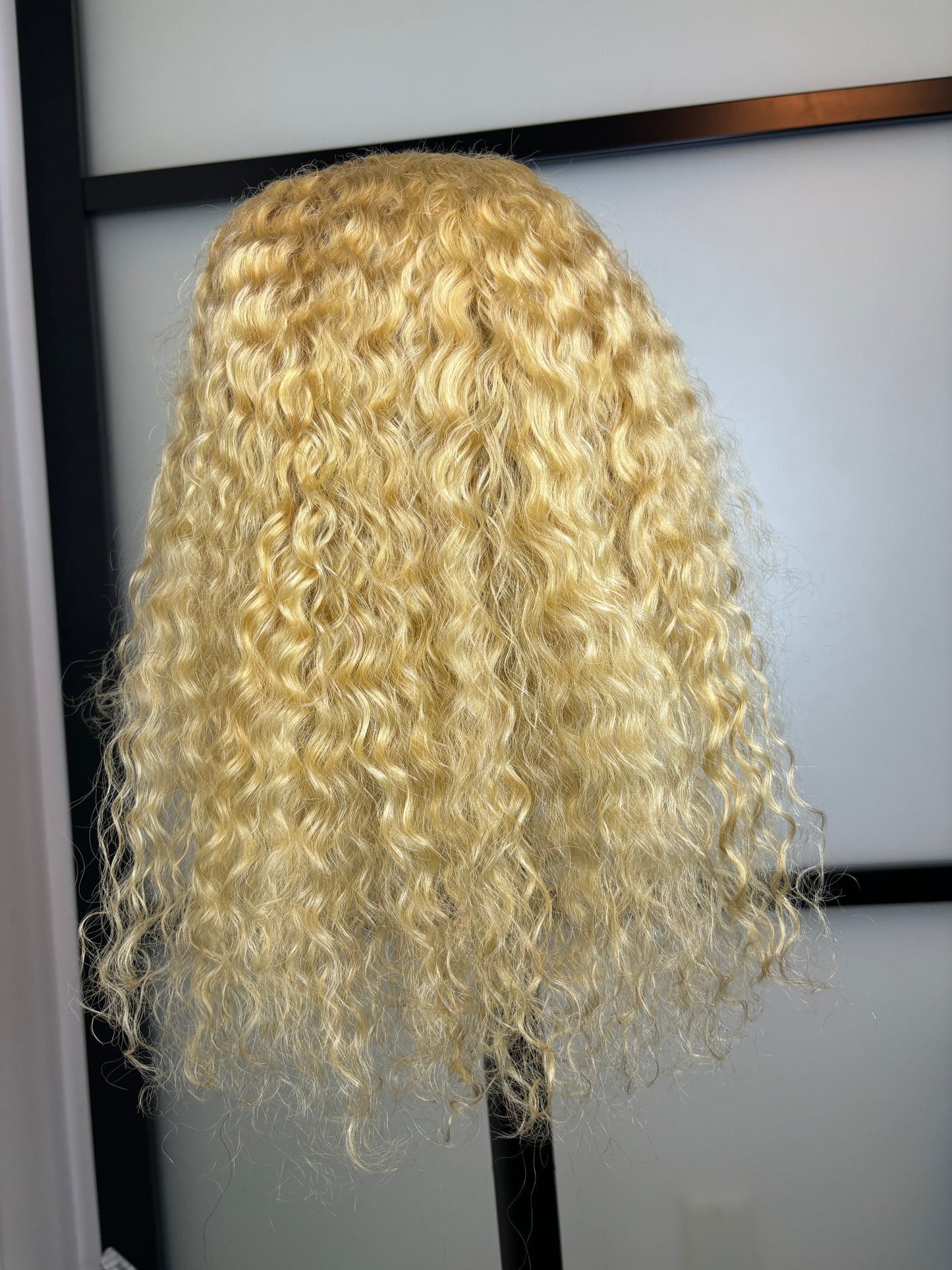 613 Natural Curly